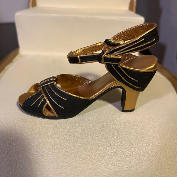 Just the Right Shoe Rising Star - Picture 9 of 13